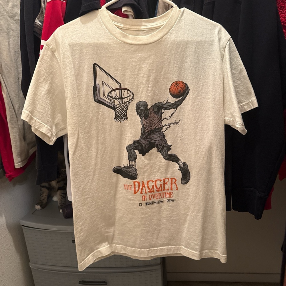 Cream and Black Basketball Graphic Short Sleeve Tee